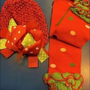 1/2 yrs Beanie with matching leg warmers.